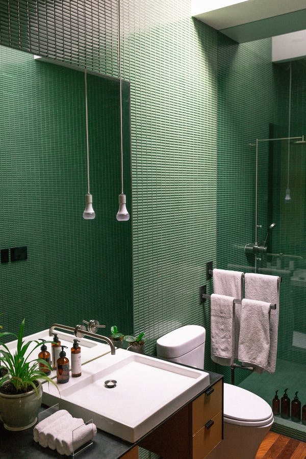 Verde-esmeralda